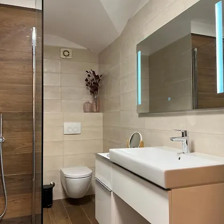 Maj Premium 4 Sterne - Neu Renoviert Apartament *
